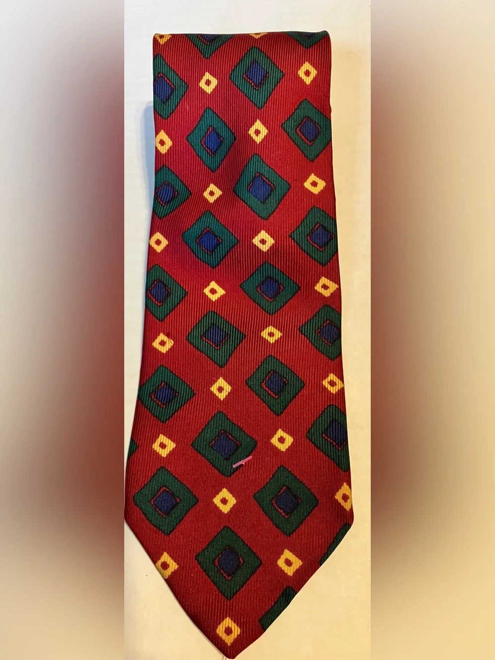 Classic Abercrombie and Fitch Men's Red silk Geometric Tie
